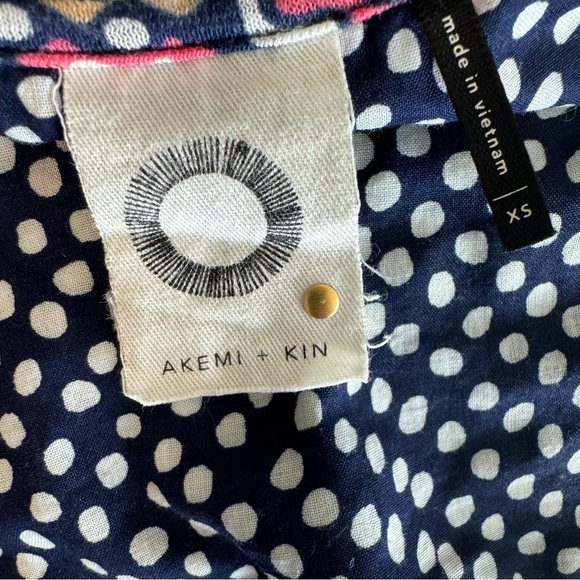 Anthropologie Akemi + Kin V-Neck Handkerchief Hem Sleeveless Top Navy + Pink XS - Picture 7 of 9